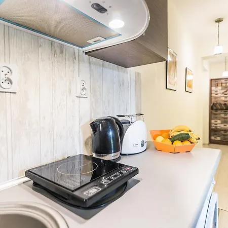 Insopot - Gogh - Near The Sea